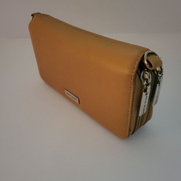 Pelle Studio by Wilsons Leather Tan Wallet On A String Crossbody Clutch - Picture 3 of 15